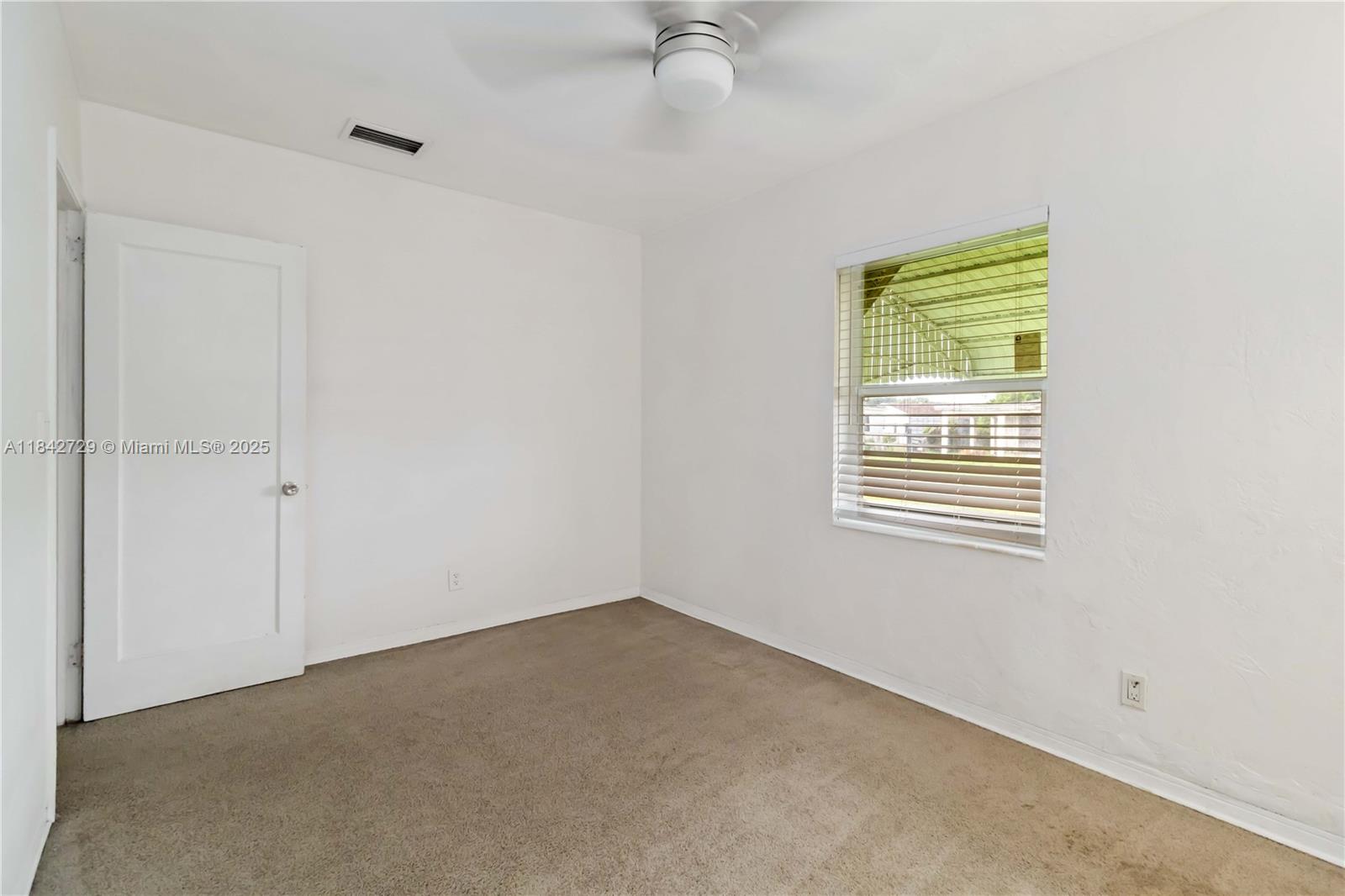 14520 Fillmore St Property Photo 20