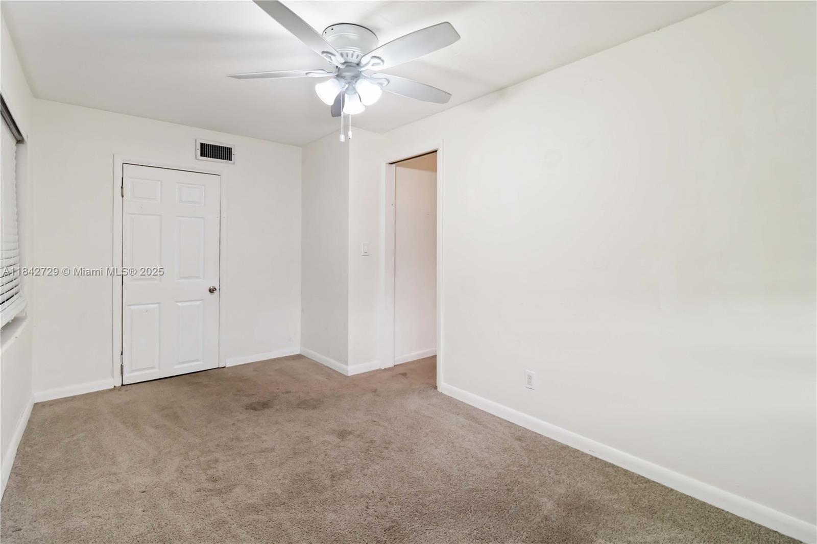 14520 Fillmore St Property Photo 21