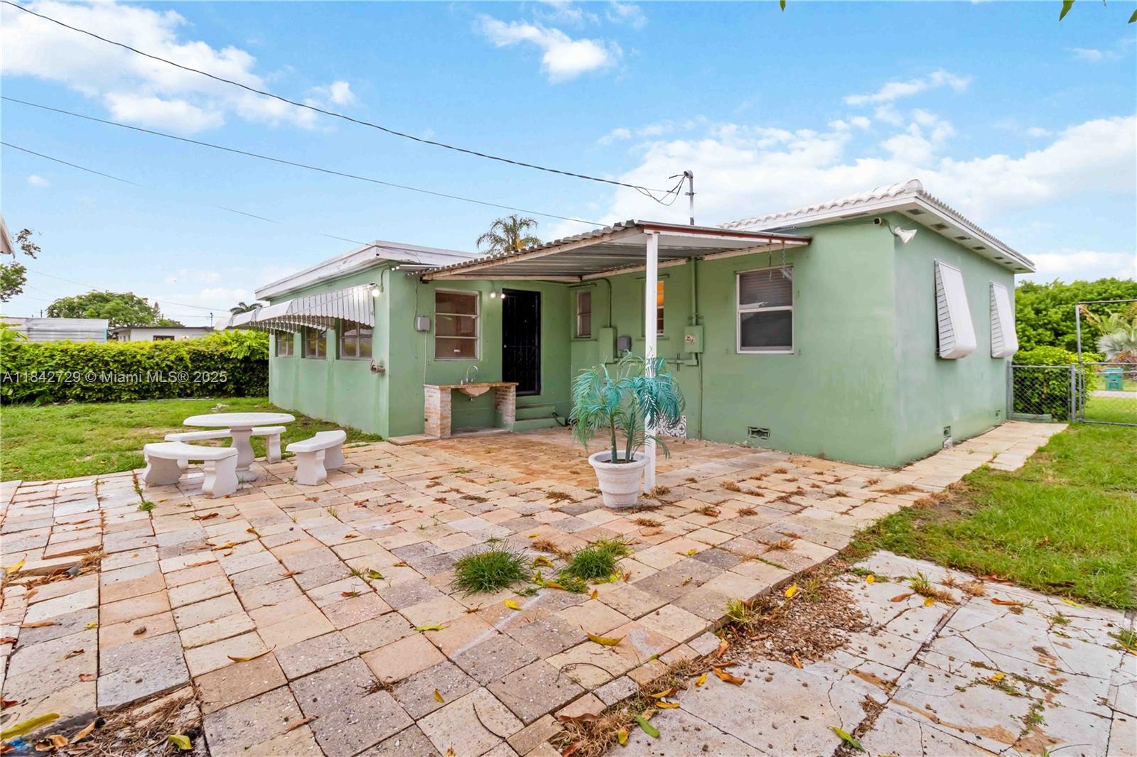 14520 Fillmore St Property Photo 27