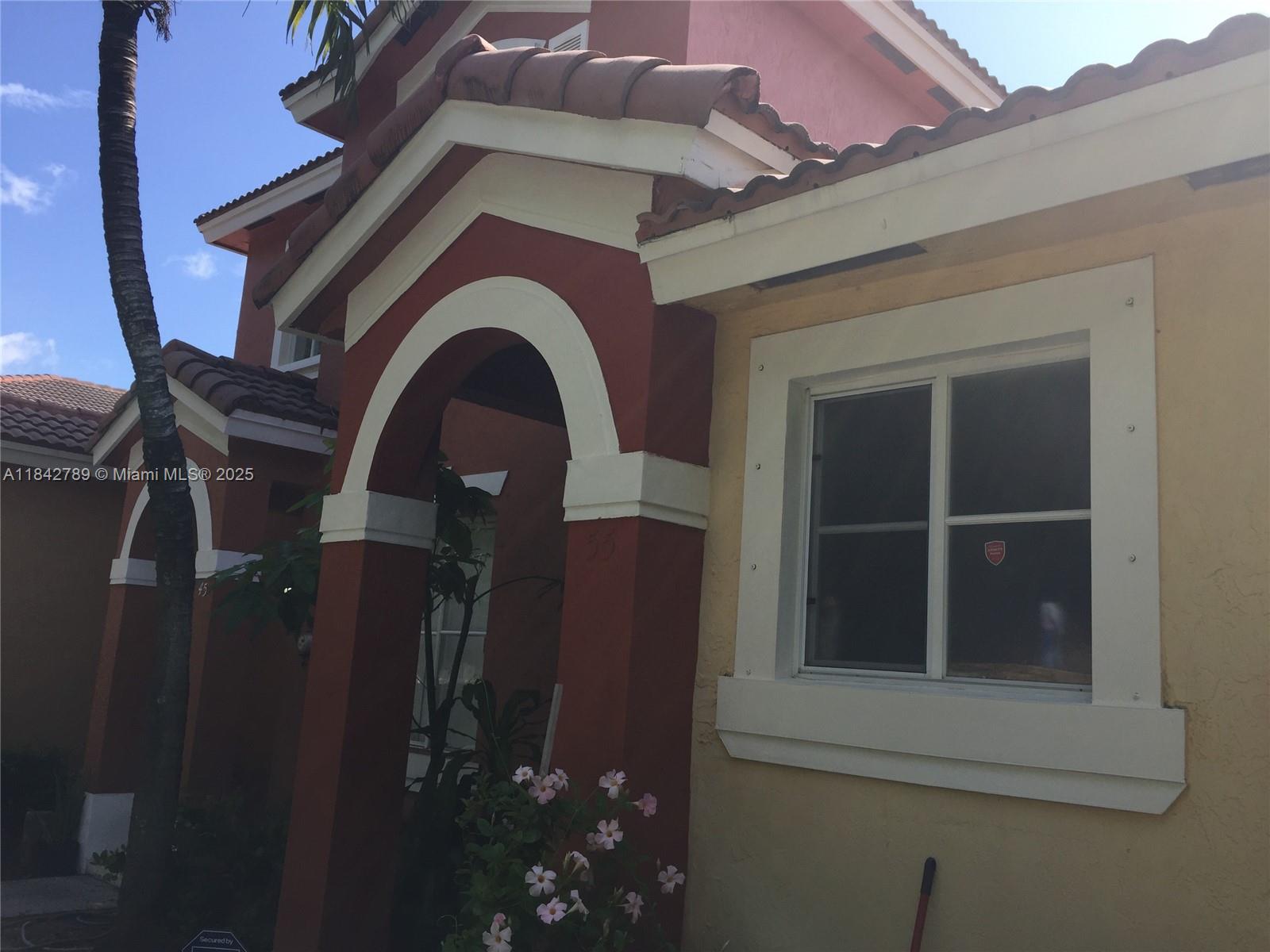 A11842789 Property Photo 1