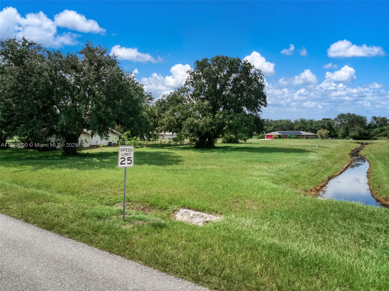 A11843000 Property Photo 1
