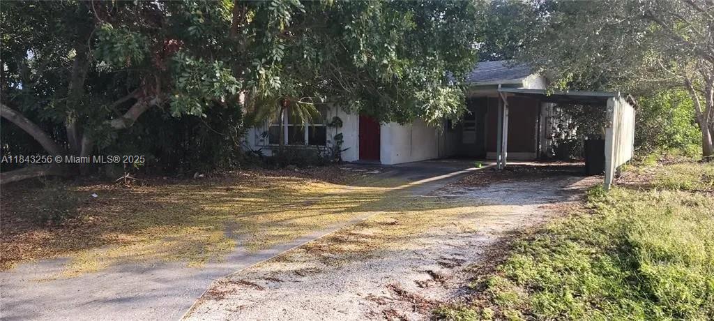 2232 Grove St Property Photo 1