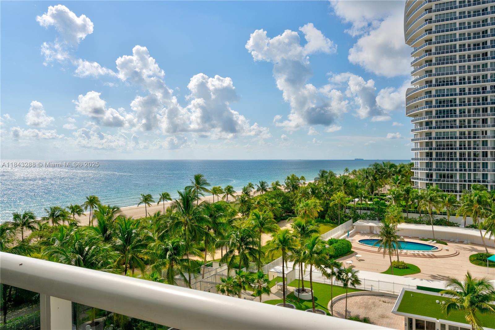 10275 Collins Av 611 Property Photo 5