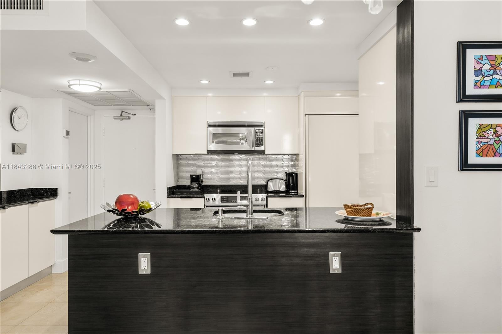 10275 Collins Av 611 Property Photo 12