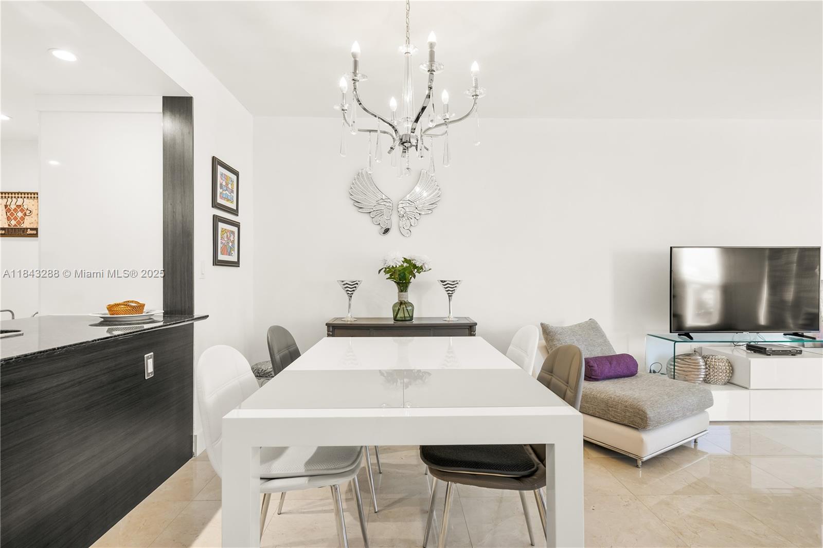 10275 Collins Av 611 Property Photo 13