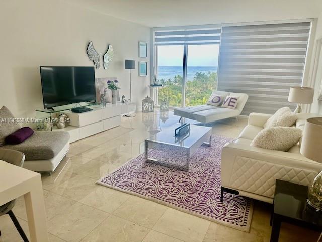 10275 Collins Av 611 Property Photo 15