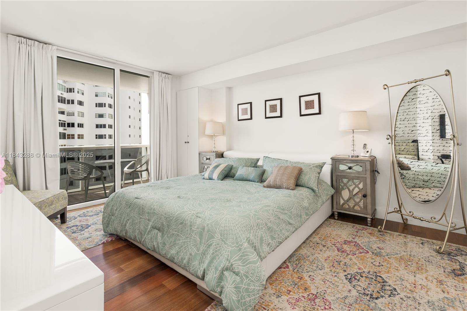 10275 Collins Av 611 Property Photo 16