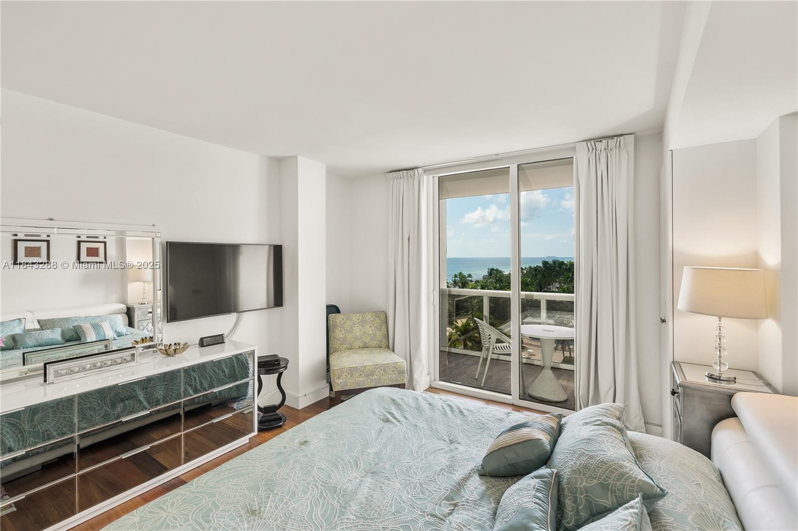 10275 Collins Av 611 Property Photo 17