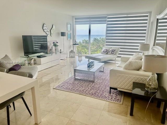 10275 Collins Av 611 Property Photo 21