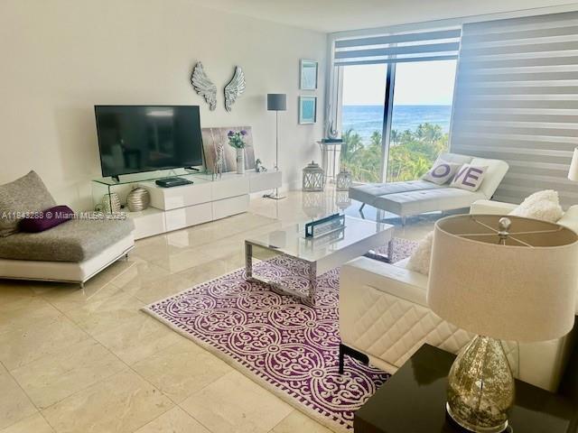 10275 Collins Av 611 Property Photo 22