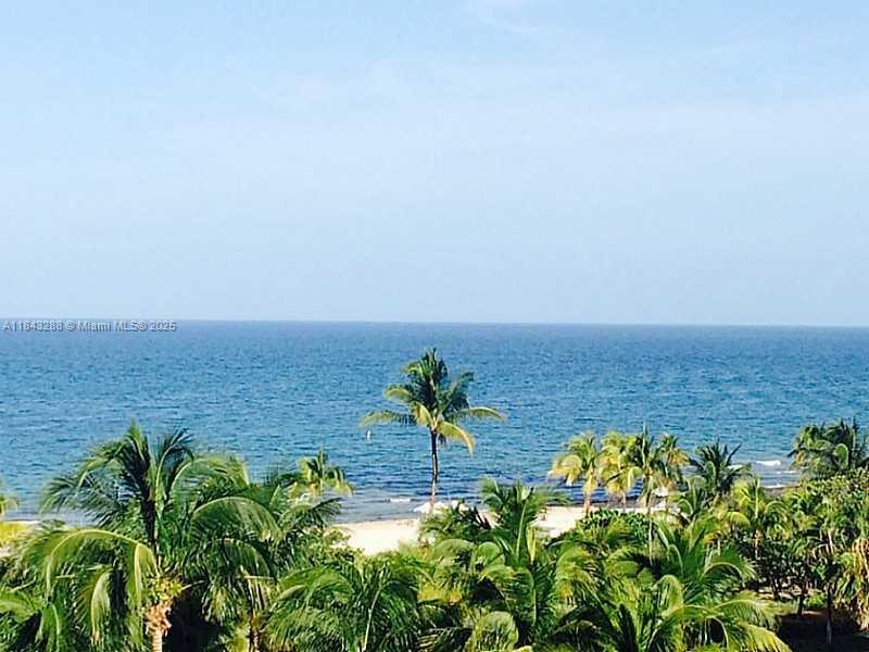 10275 Collins Av 611 Property Photo 27