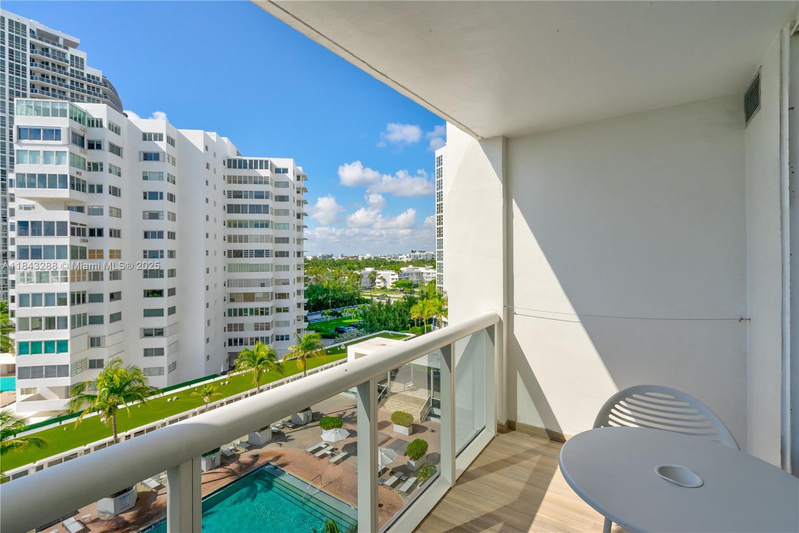 10275 Collins Av 611 Property Photo 28