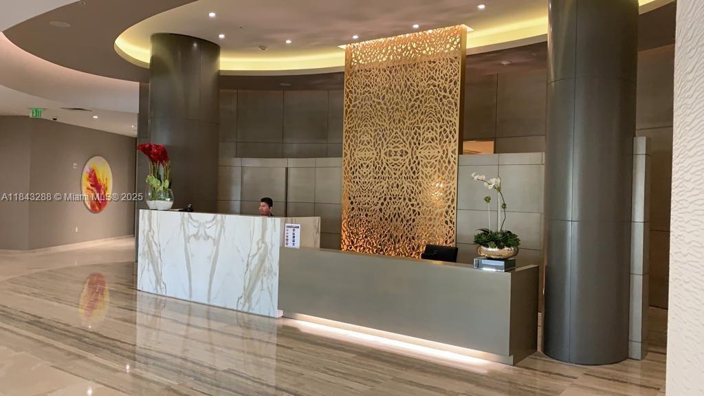 10275 Collins Av 611 Property Photo 30