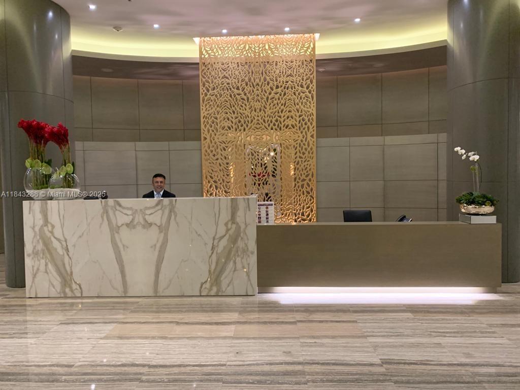 10275 Collins Av 611 Property Photo 31