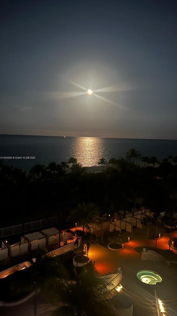 10275 Collins Av 611 Property Photo 38