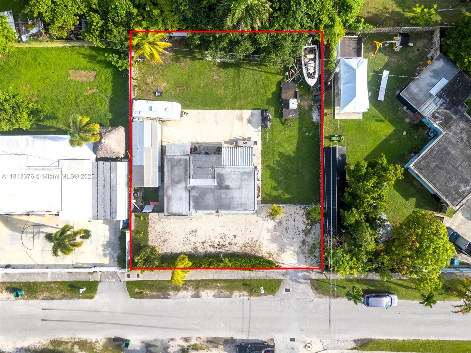 15530 Harrison Dr Property Photo 9