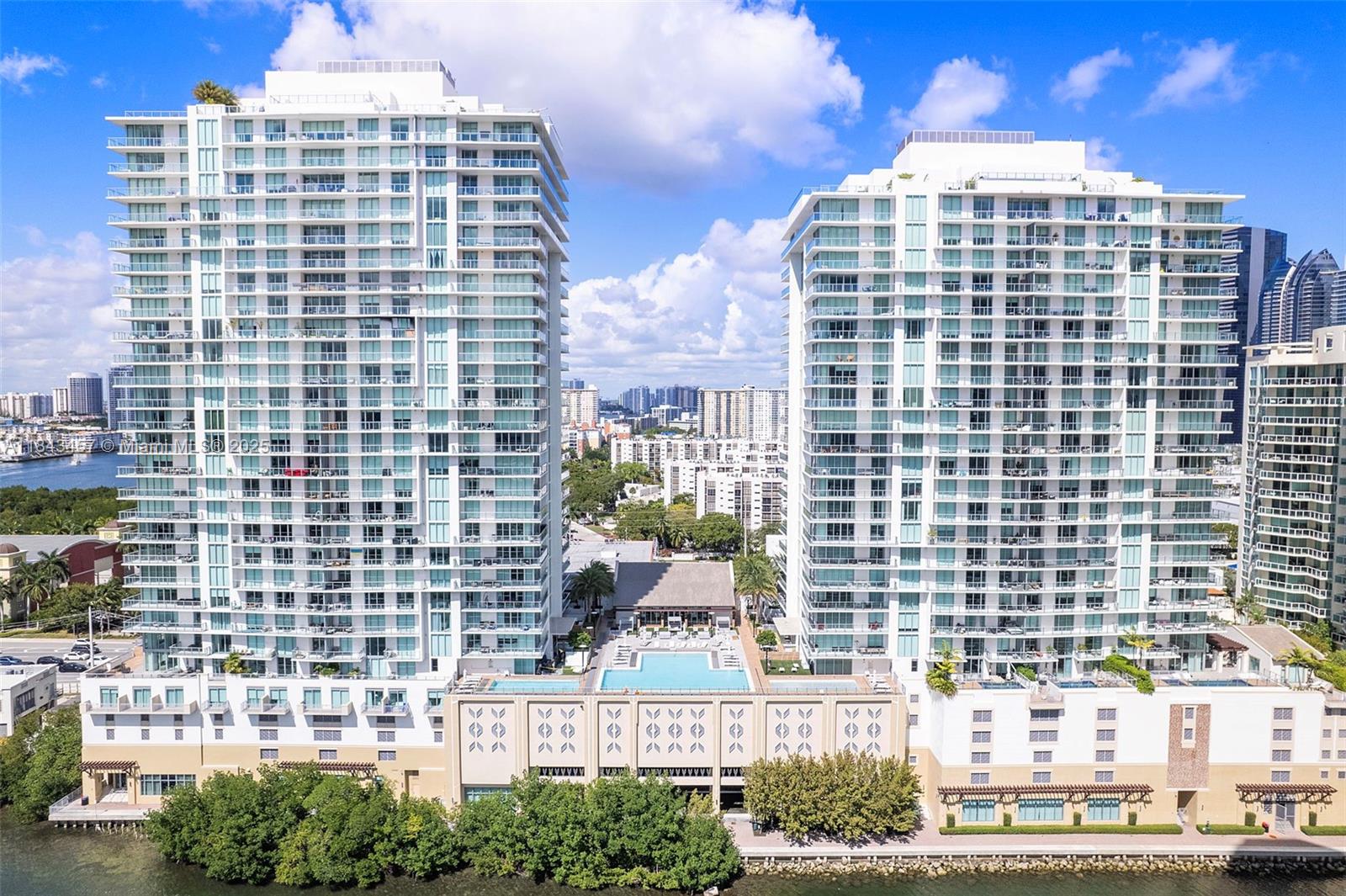 330 Sunny Isles Blvd 5-LPH03
