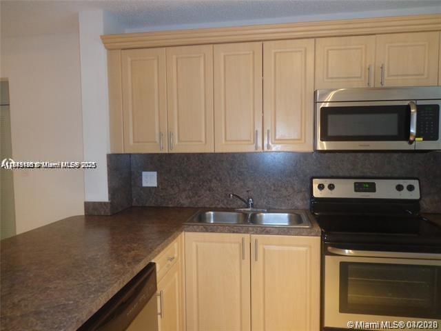 2276 Sw 81st Ave 2276 Property Photo 4
