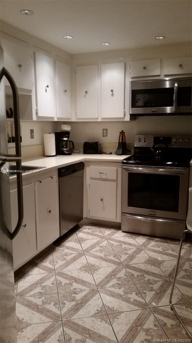 3725 S Ocean Dr 415 Property Photo 15
