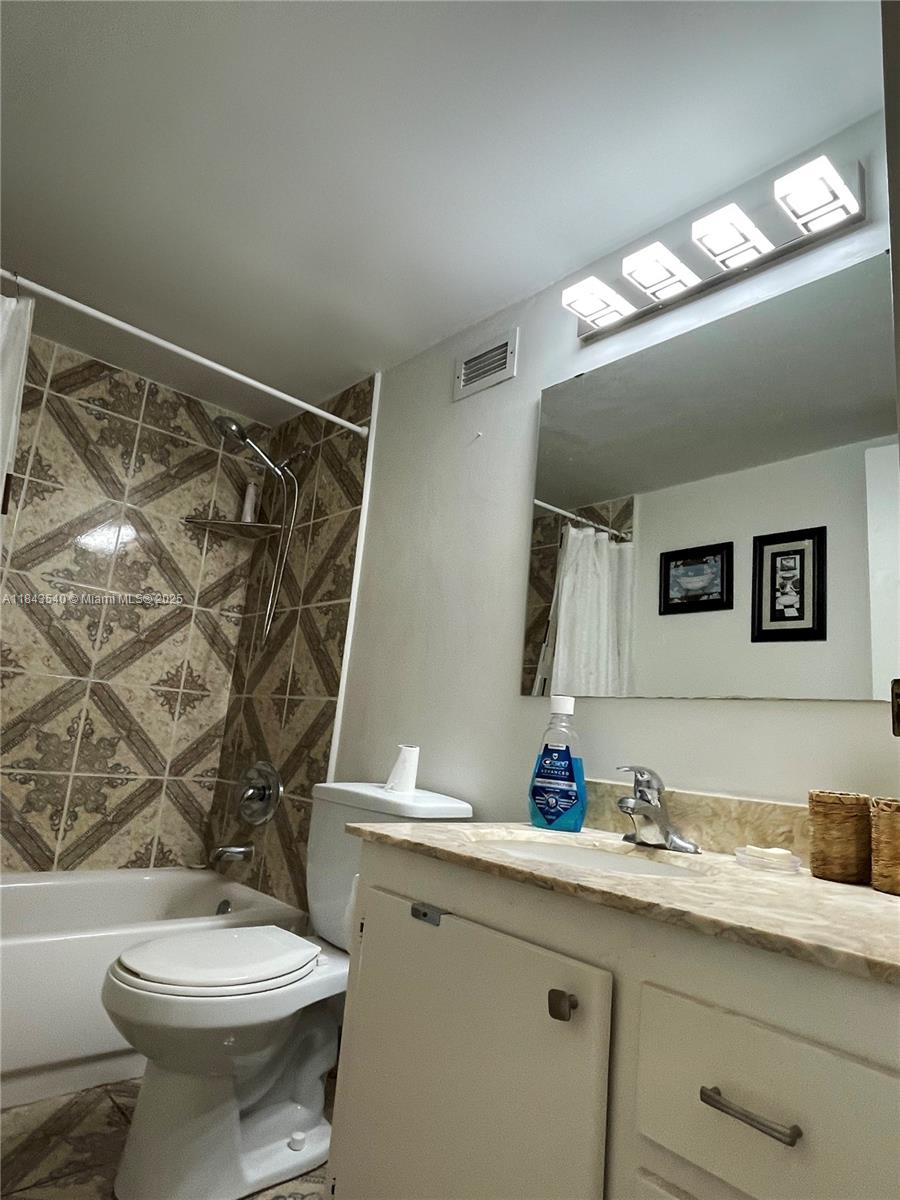 3725 S Ocean Dr 415 Property Photo 16