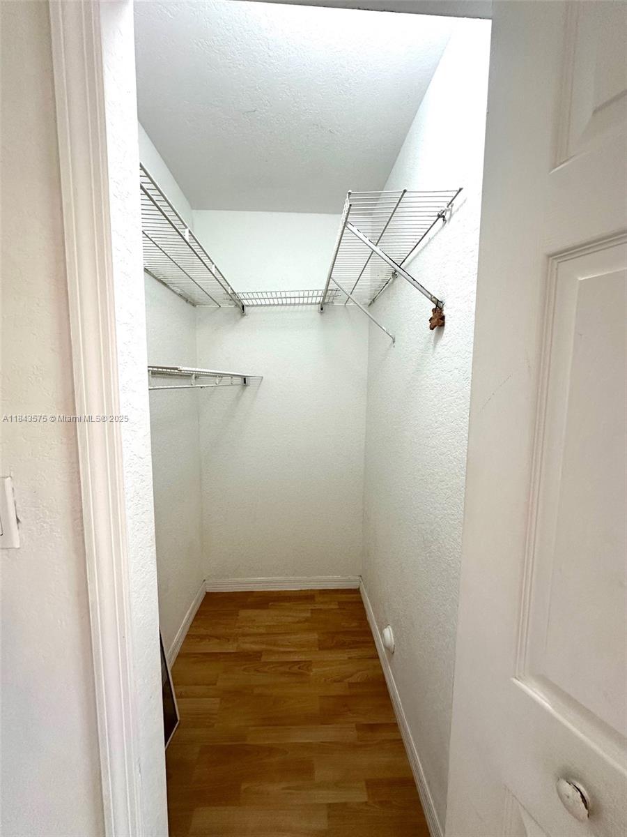 1685 Se 31st Ct Property Photo 4