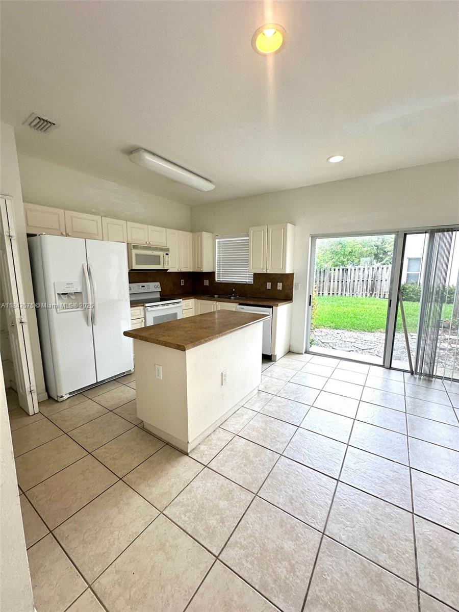 1685 Se 31st Ct Property Photo 29