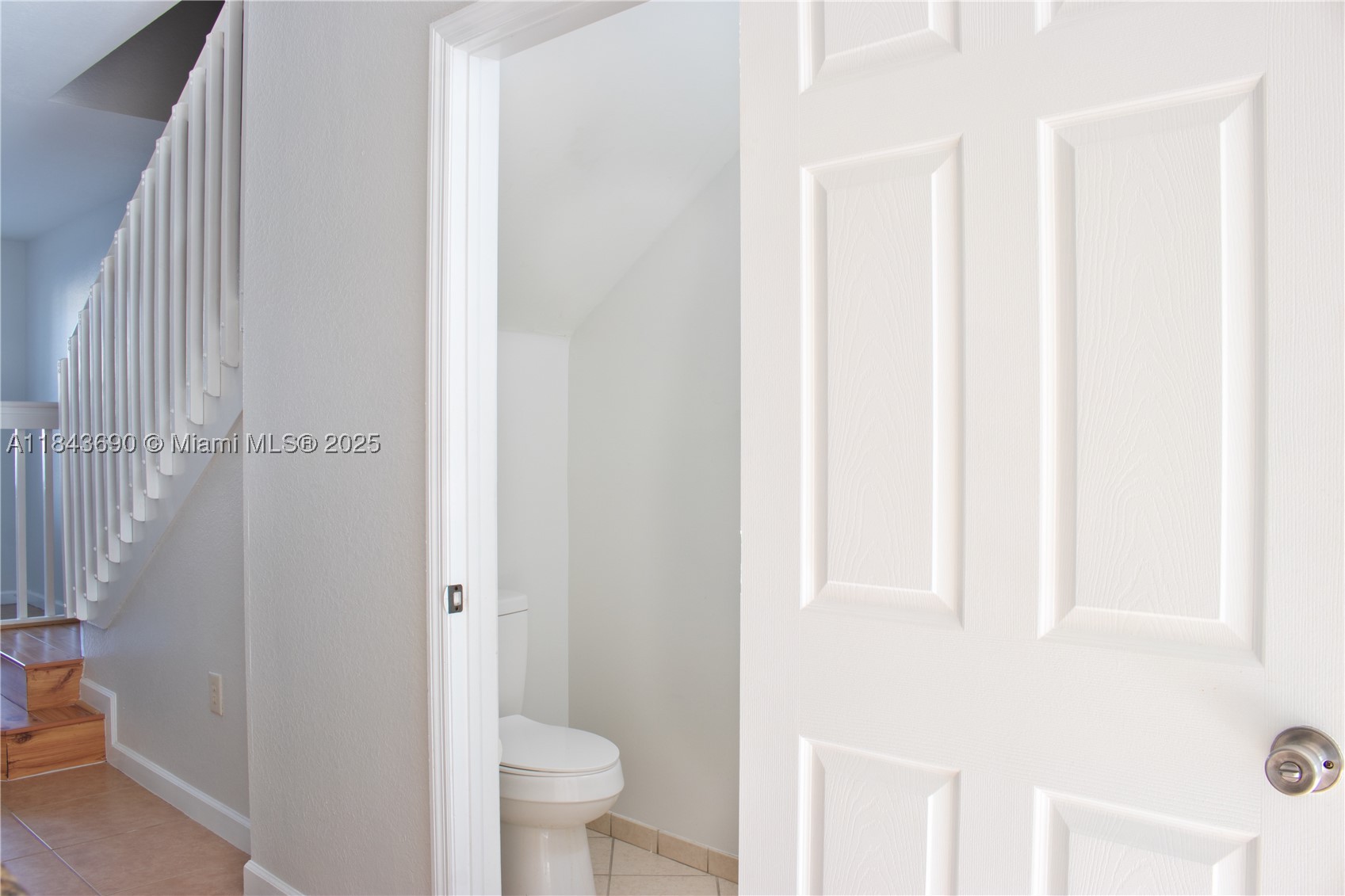 153 Se 28th Pl 3 Property Photo 6
