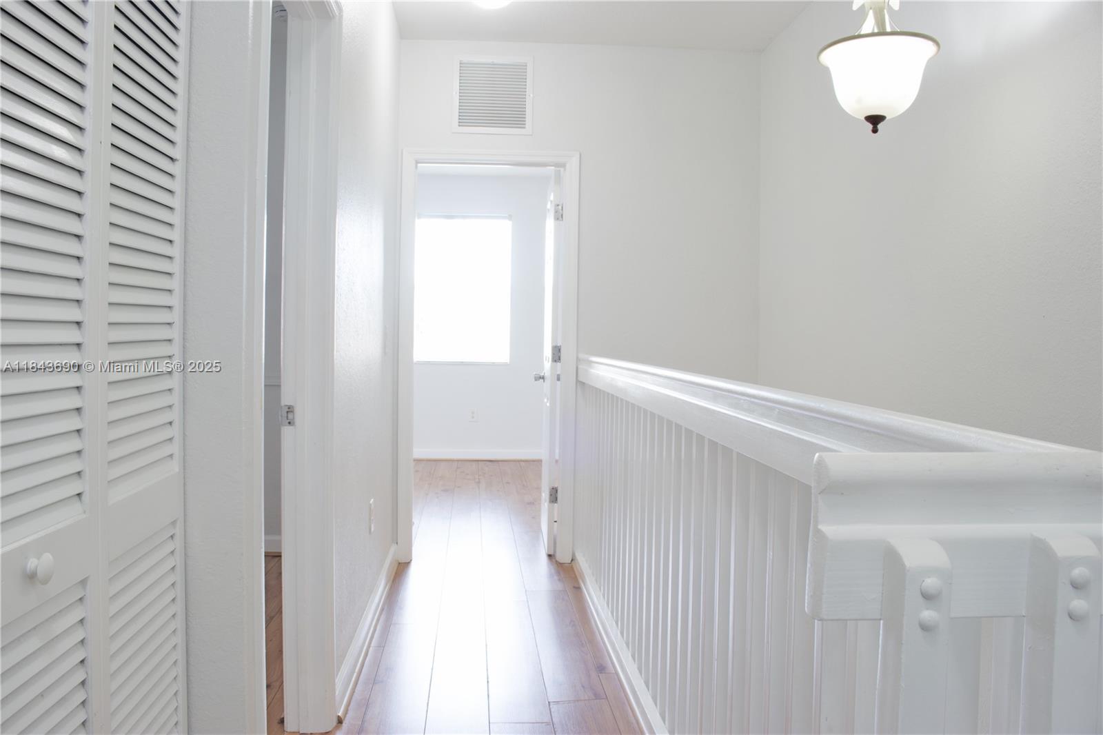 153 Se 28th Pl 3 Property Photo 12