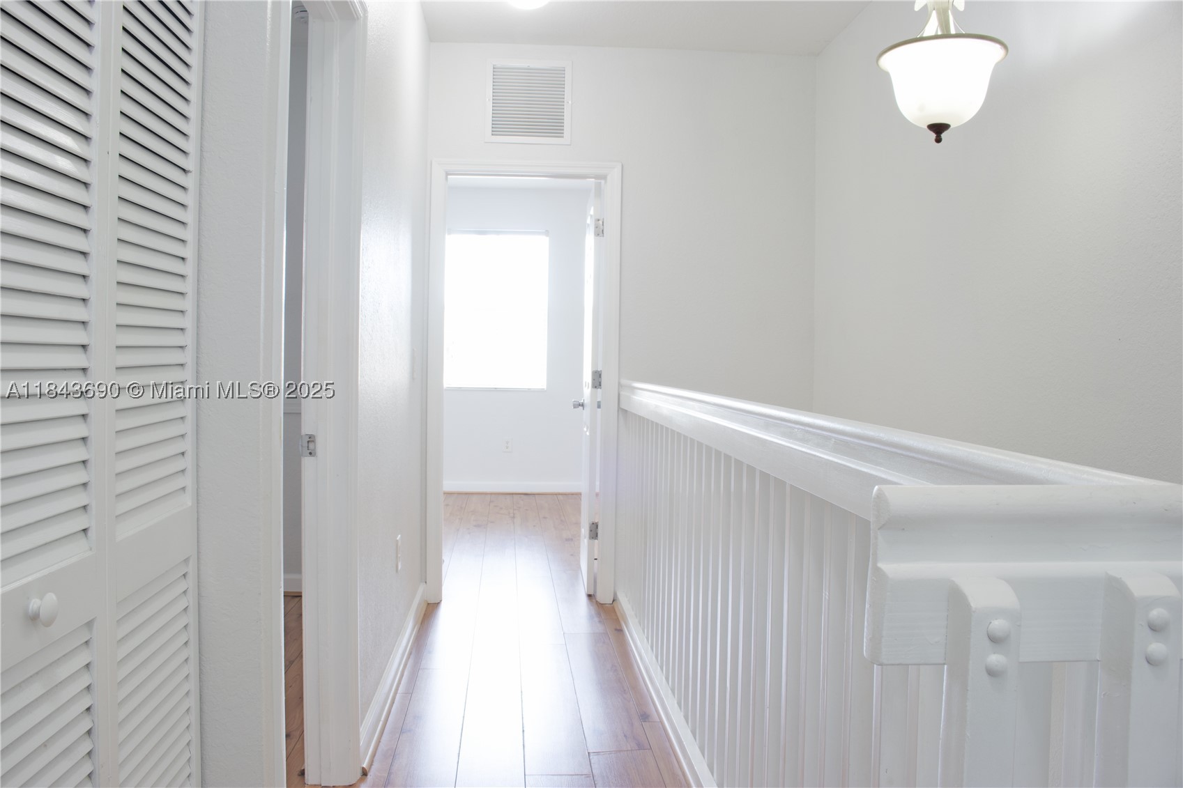 153 Se 28th Pl 3 Property Photo 12