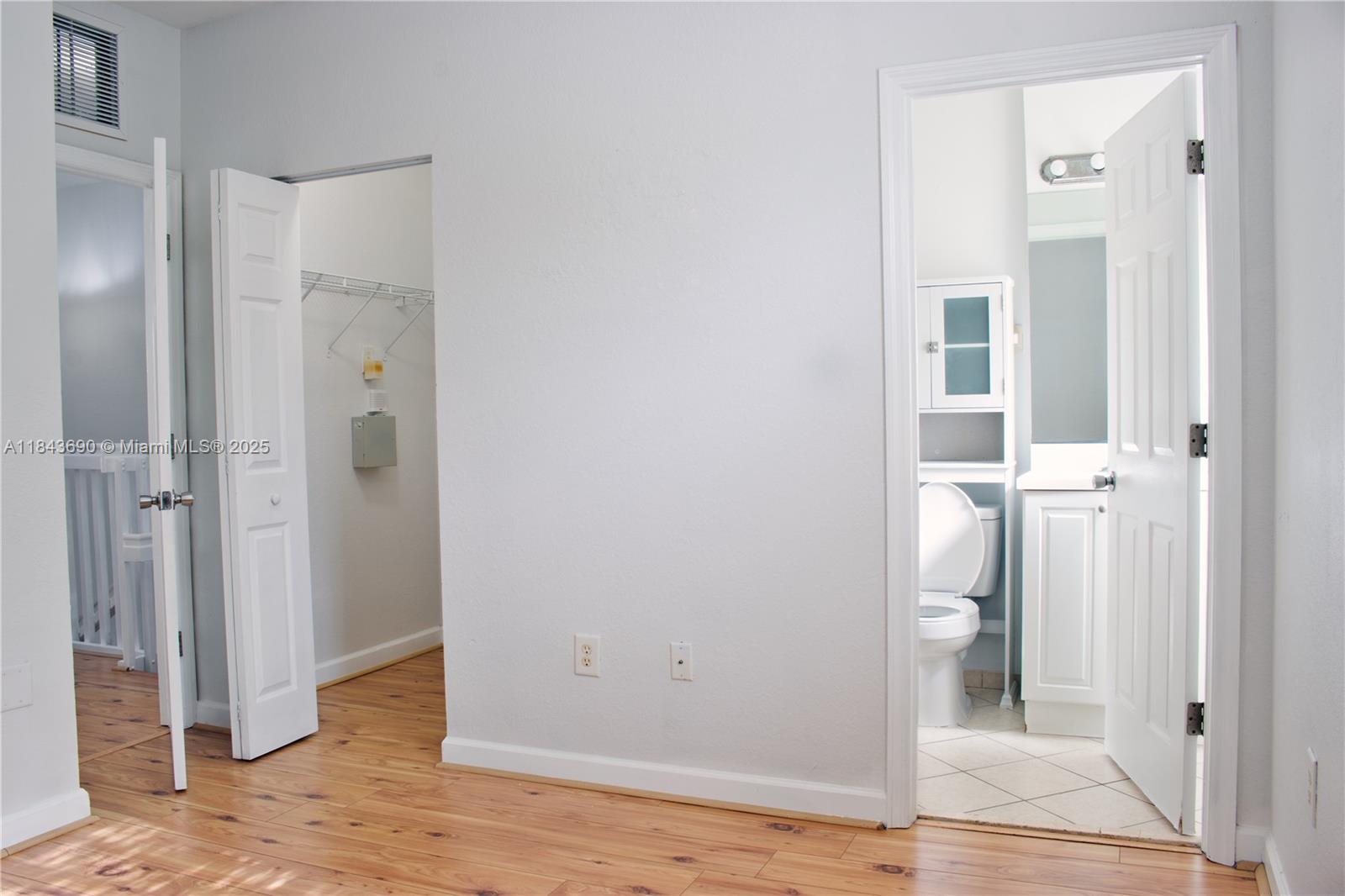 153 Se 28th Pl 3 Property Photo 15