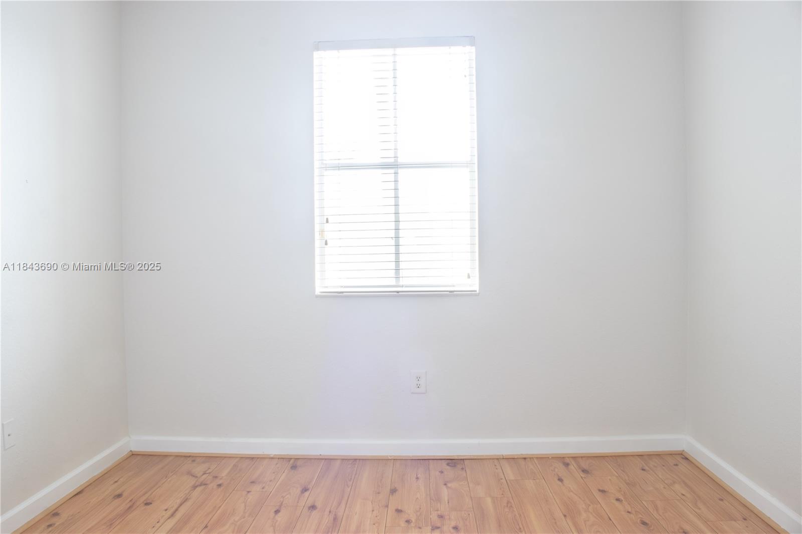 153 Se 28th Pl 3 Property Photo 20