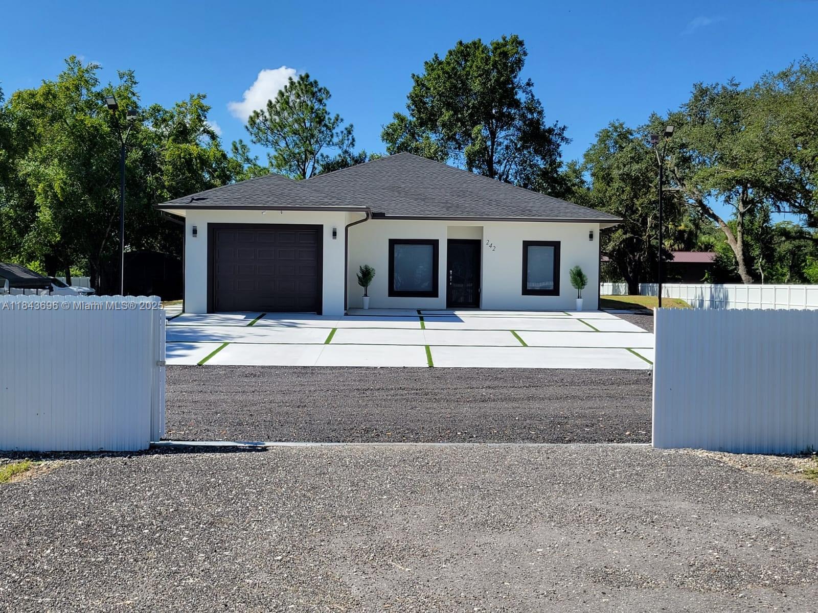 242 N Pine Cone Property Photo 1