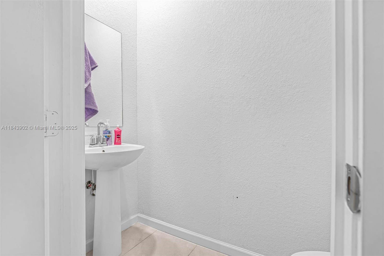 1137 Sw 7th Ct Property Photo 10