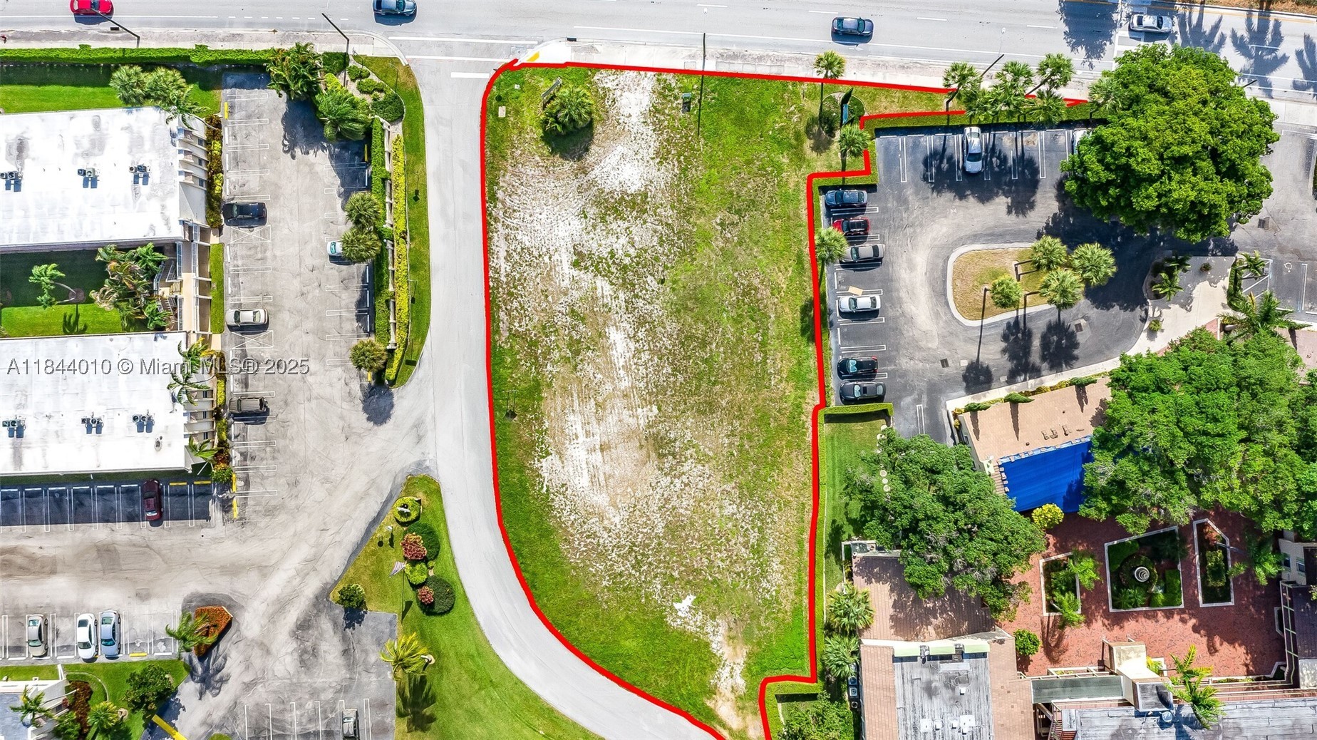 A11844010 Property Photo 3