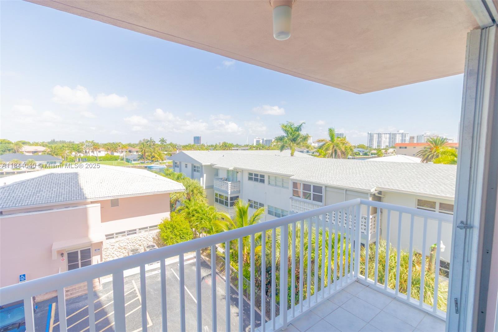 3161 S Ocean Dr 401 Property Photo 4