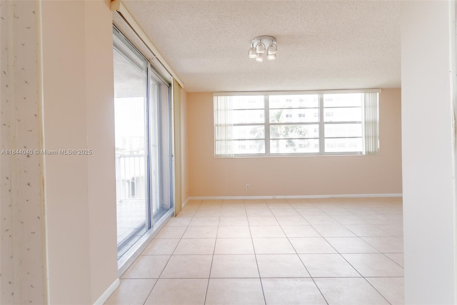 3161 S Ocean Dr 401 Property Photo 5