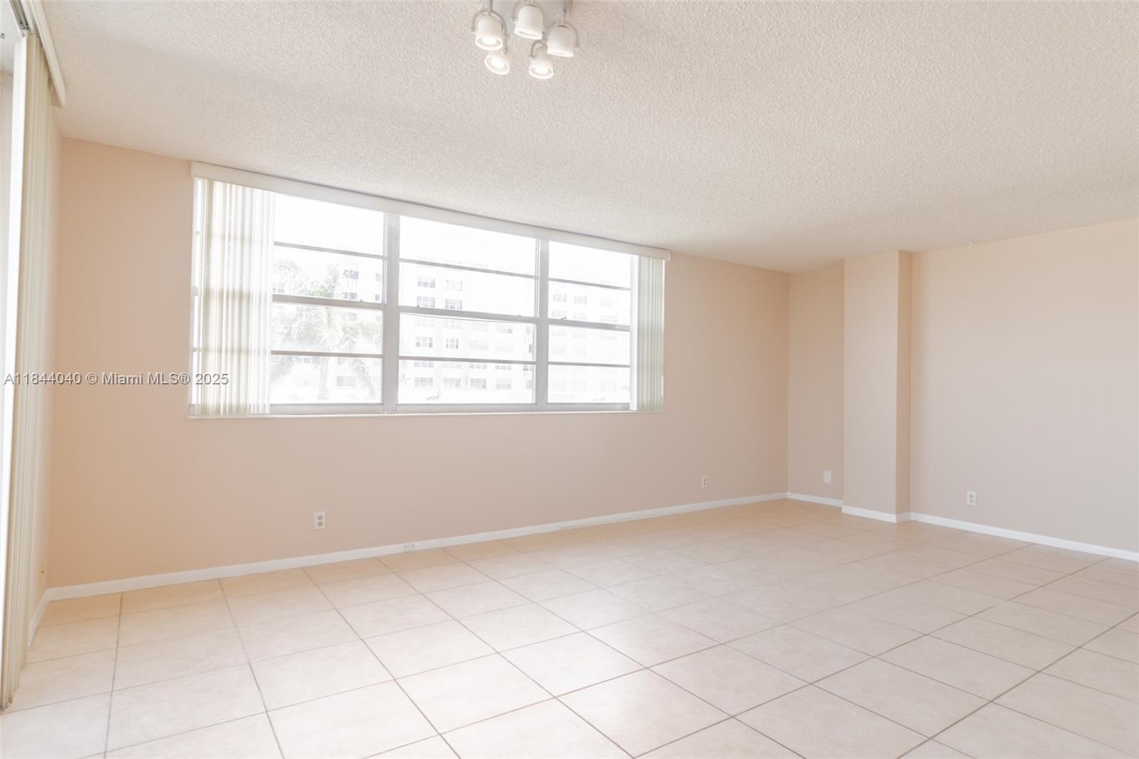 3161 S Ocean Dr 401 Property Photo 6