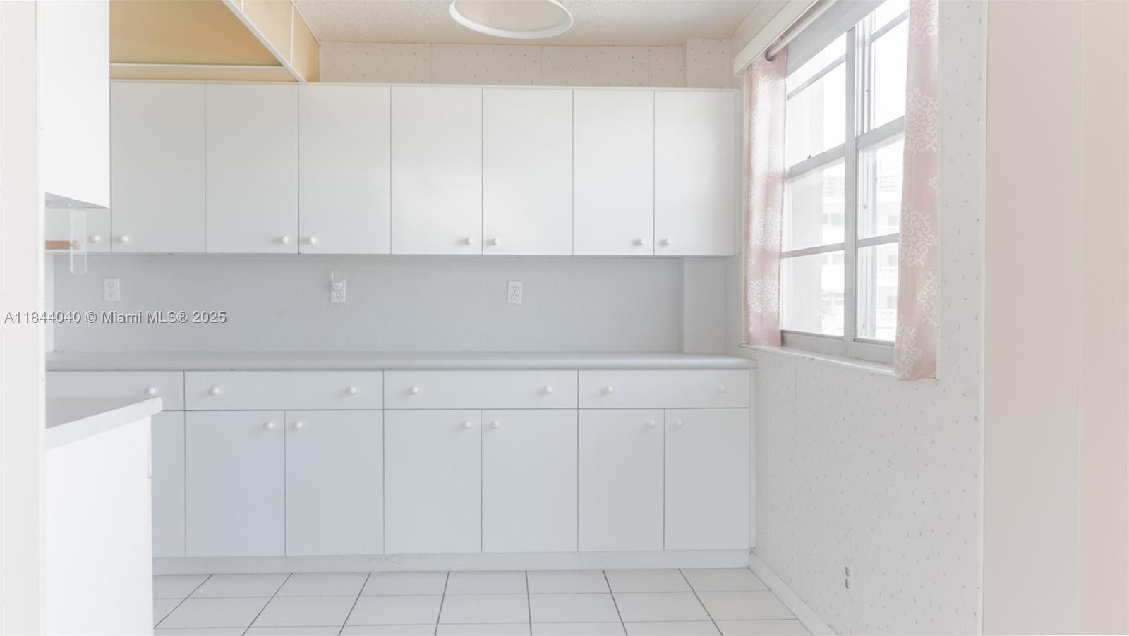 3161 S Ocean Dr 401 Property Photo 11