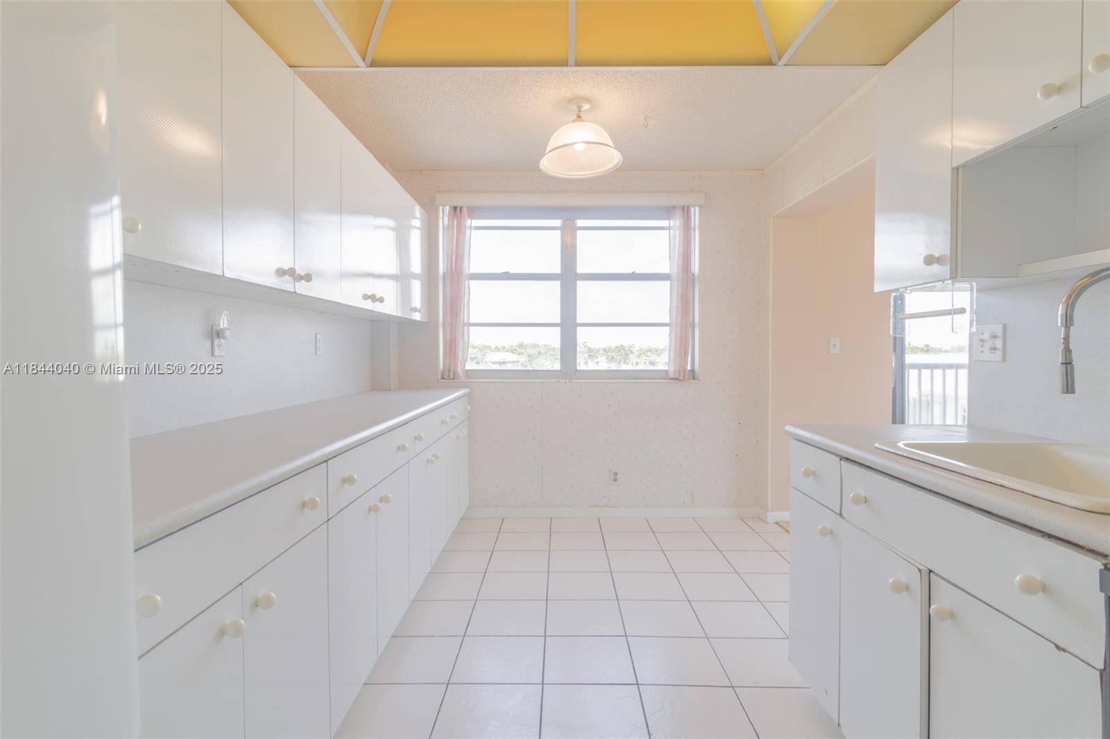 3161 S Ocean Dr 401 Property Photo 12