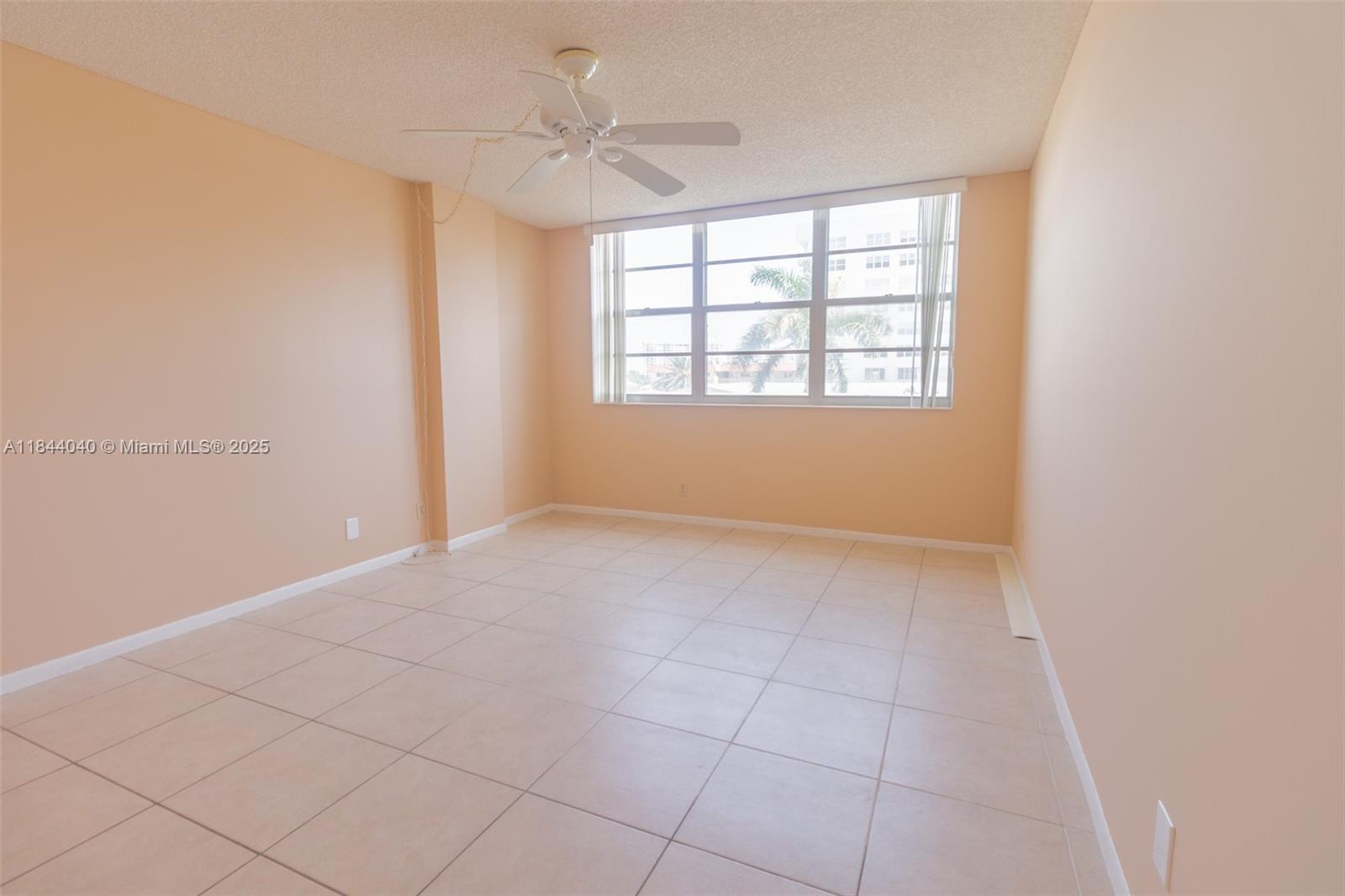 3161 S Ocean Dr 401 Property Photo 14