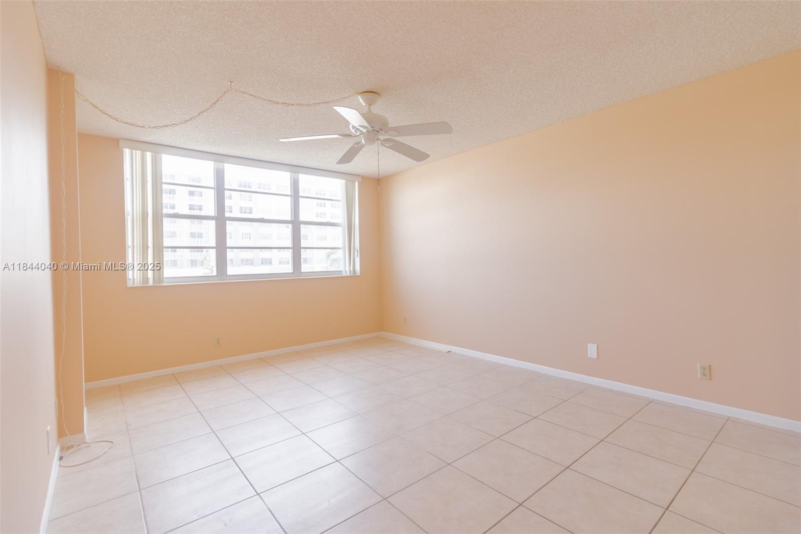 3161 S Ocean Dr 401 Property Photo 17