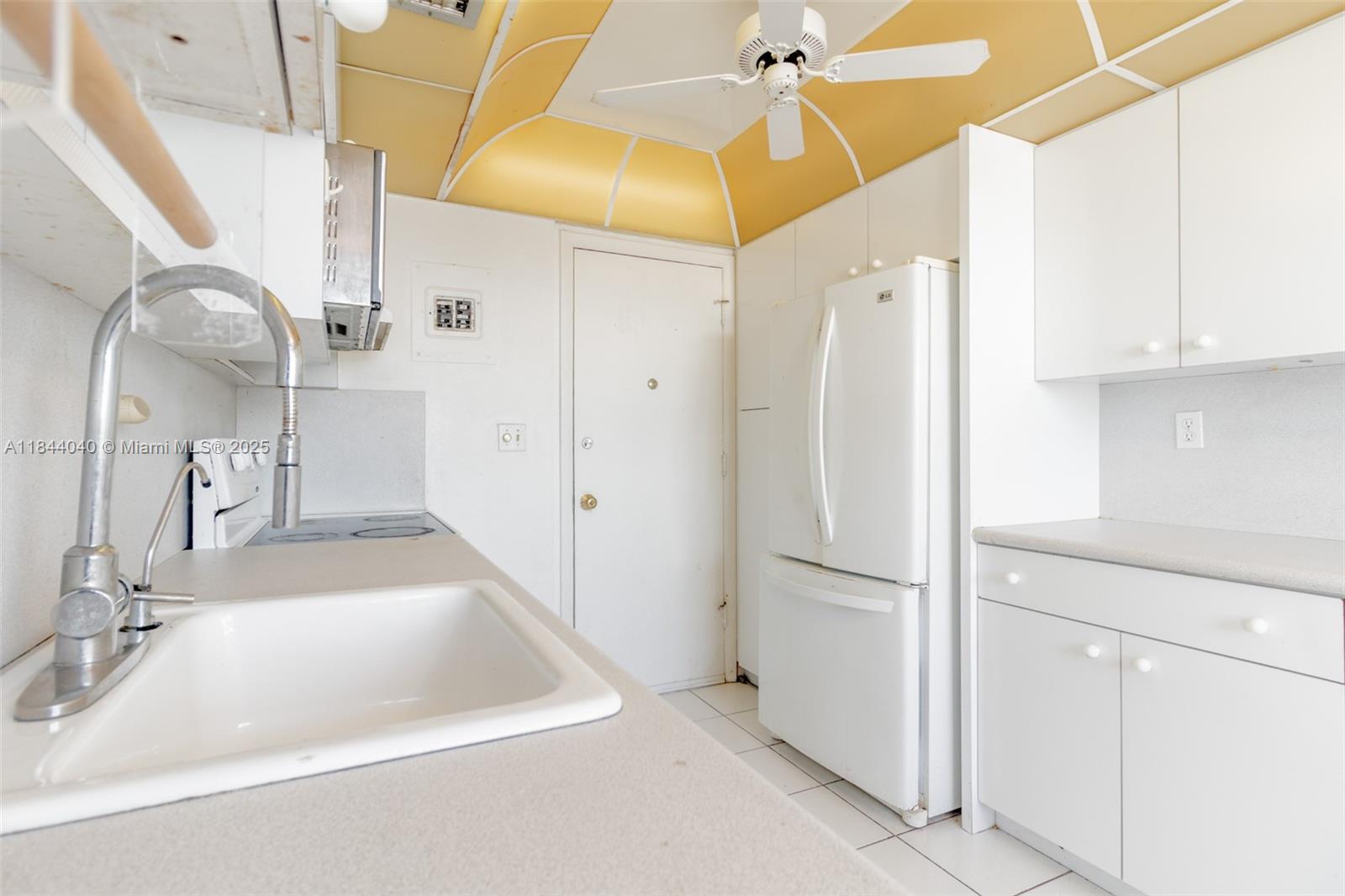 3161 S Ocean Dr 401 Property Photo 20