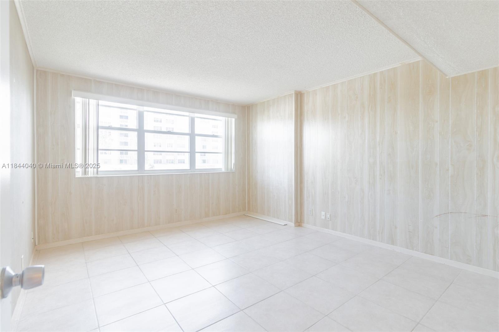 3161 S Ocean Dr 401 Property Photo 26