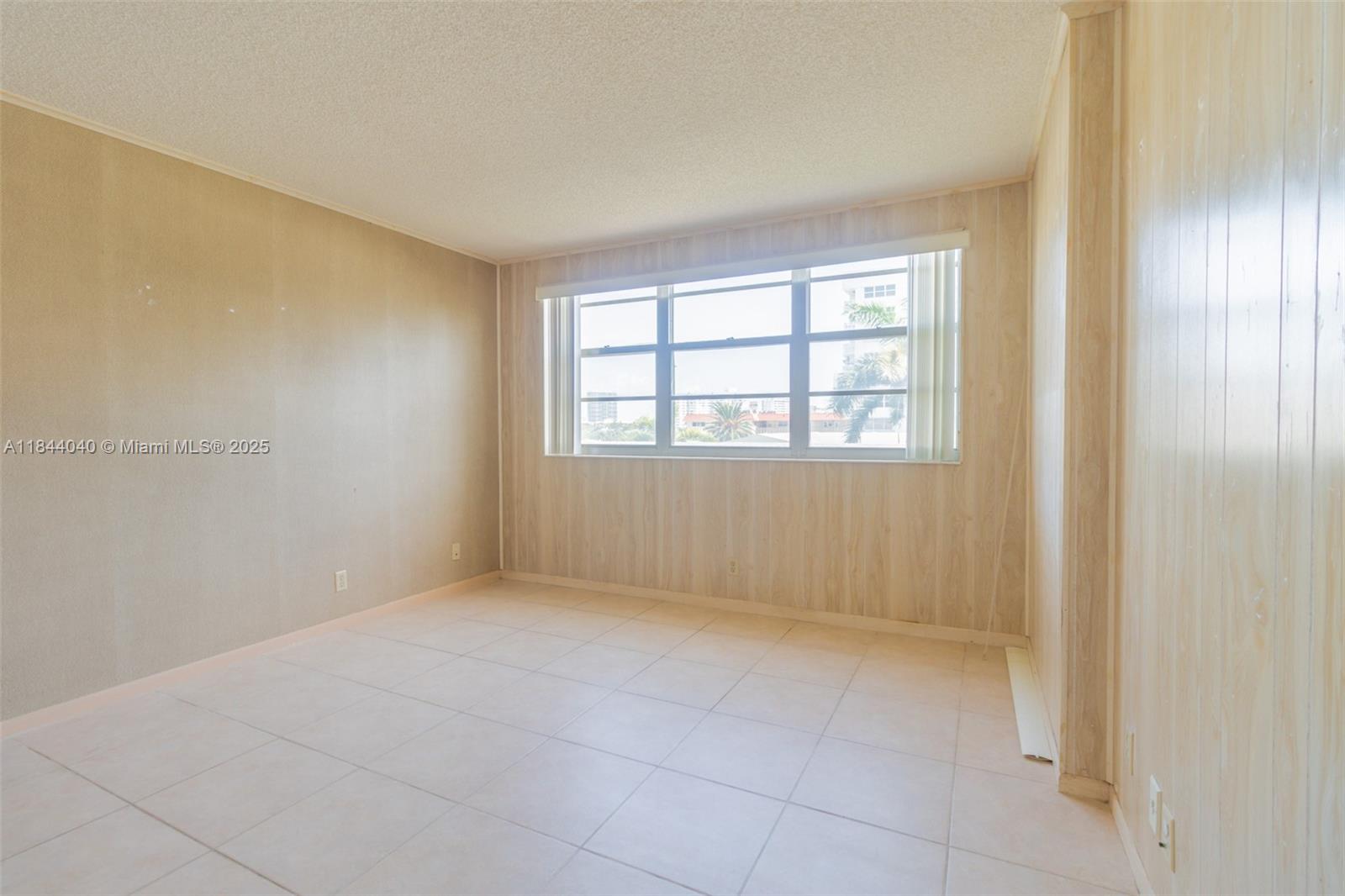 3161 S Ocean Dr 401 Property Photo 27