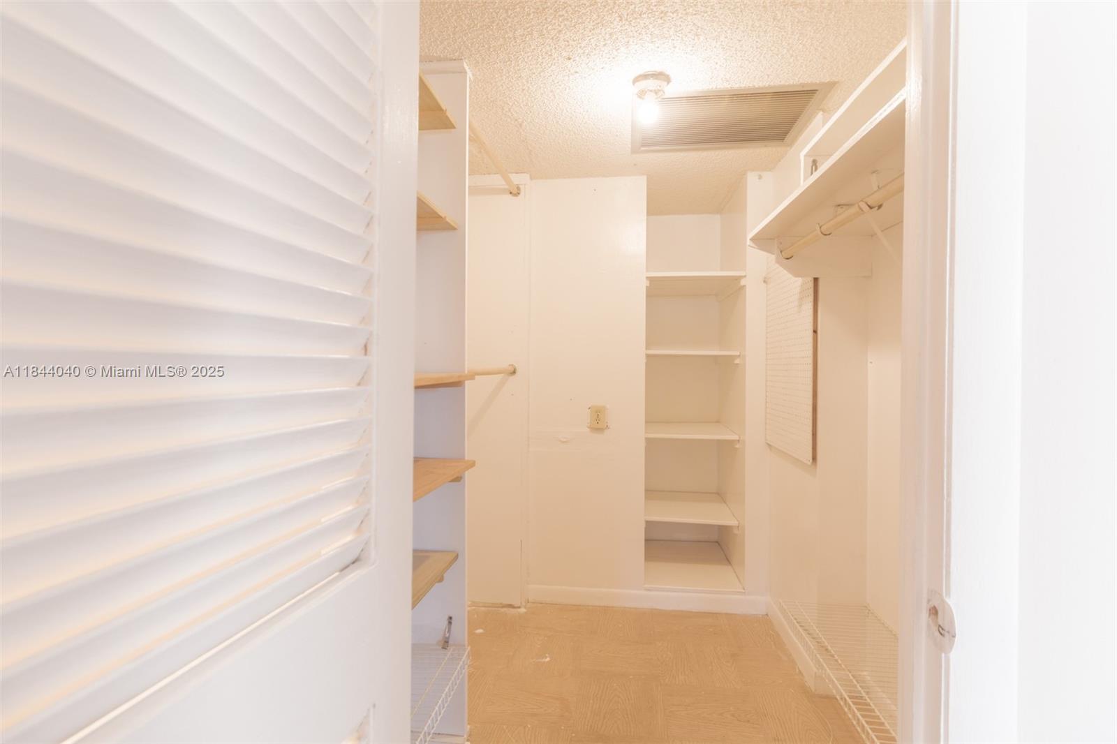 3161 S Ocean Dr 401 Property Photo 29