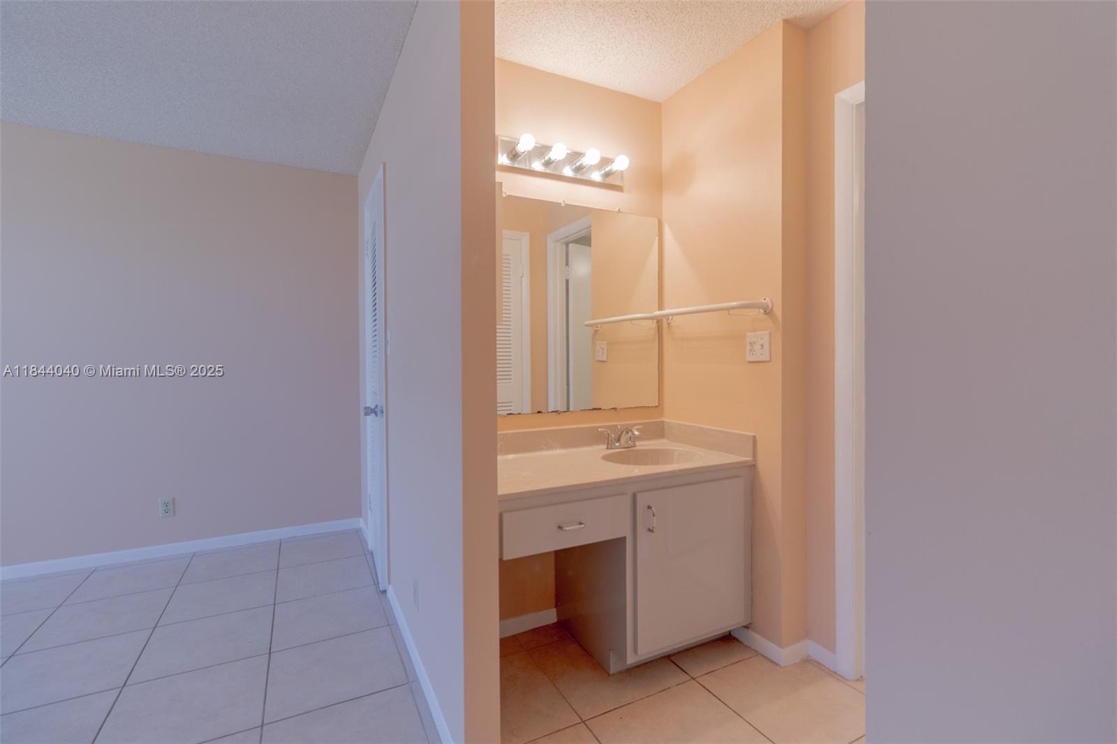 3161 S Ocean Dr 401 Property Photo 46