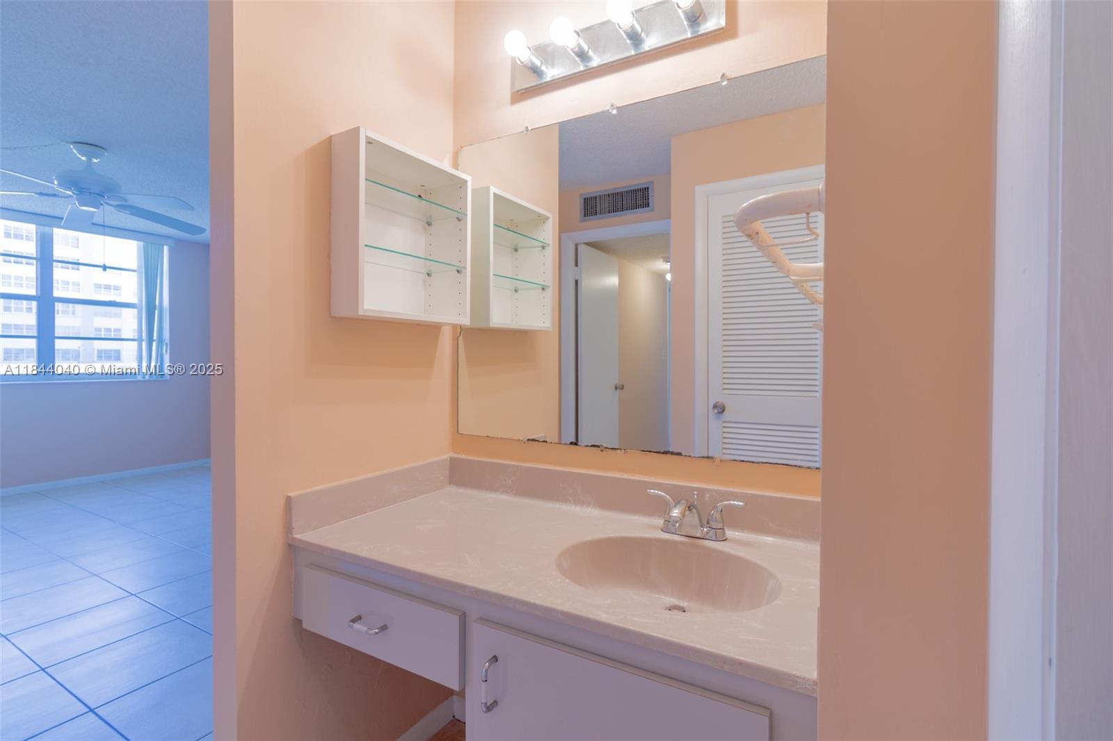 3161 S Ocean Dr 401 Property Photo 48