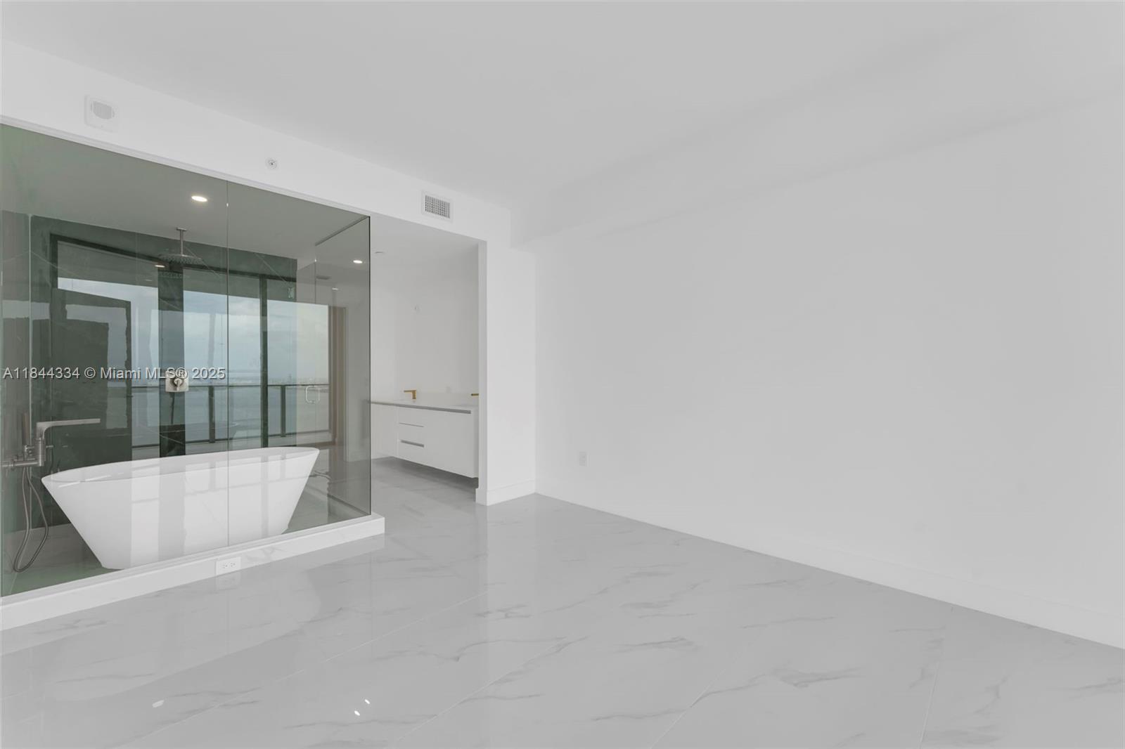 700 Ne 24 Street 3806 Property Photo 14