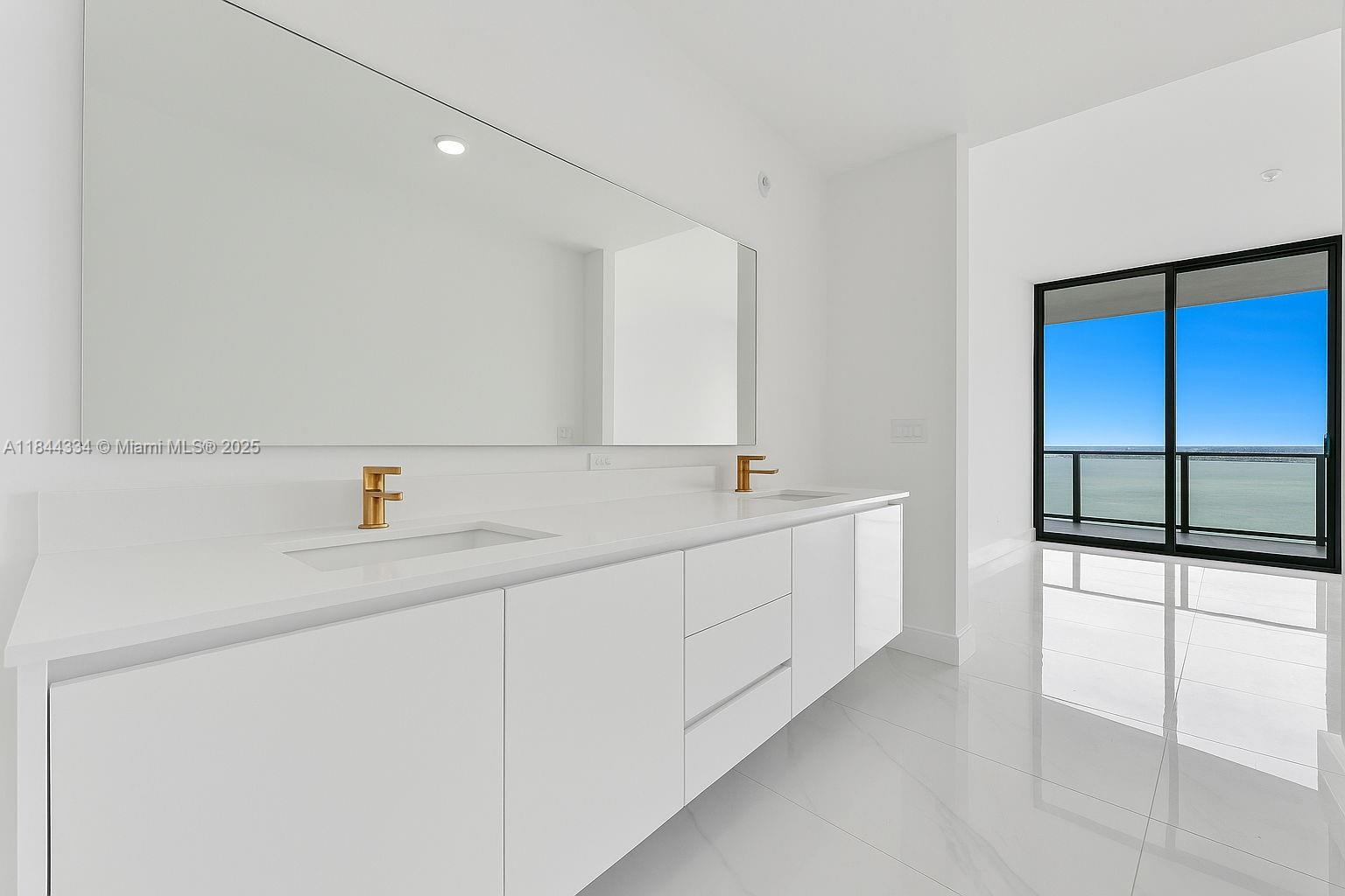700 Ne 24 Street 3806 Property Photo 16