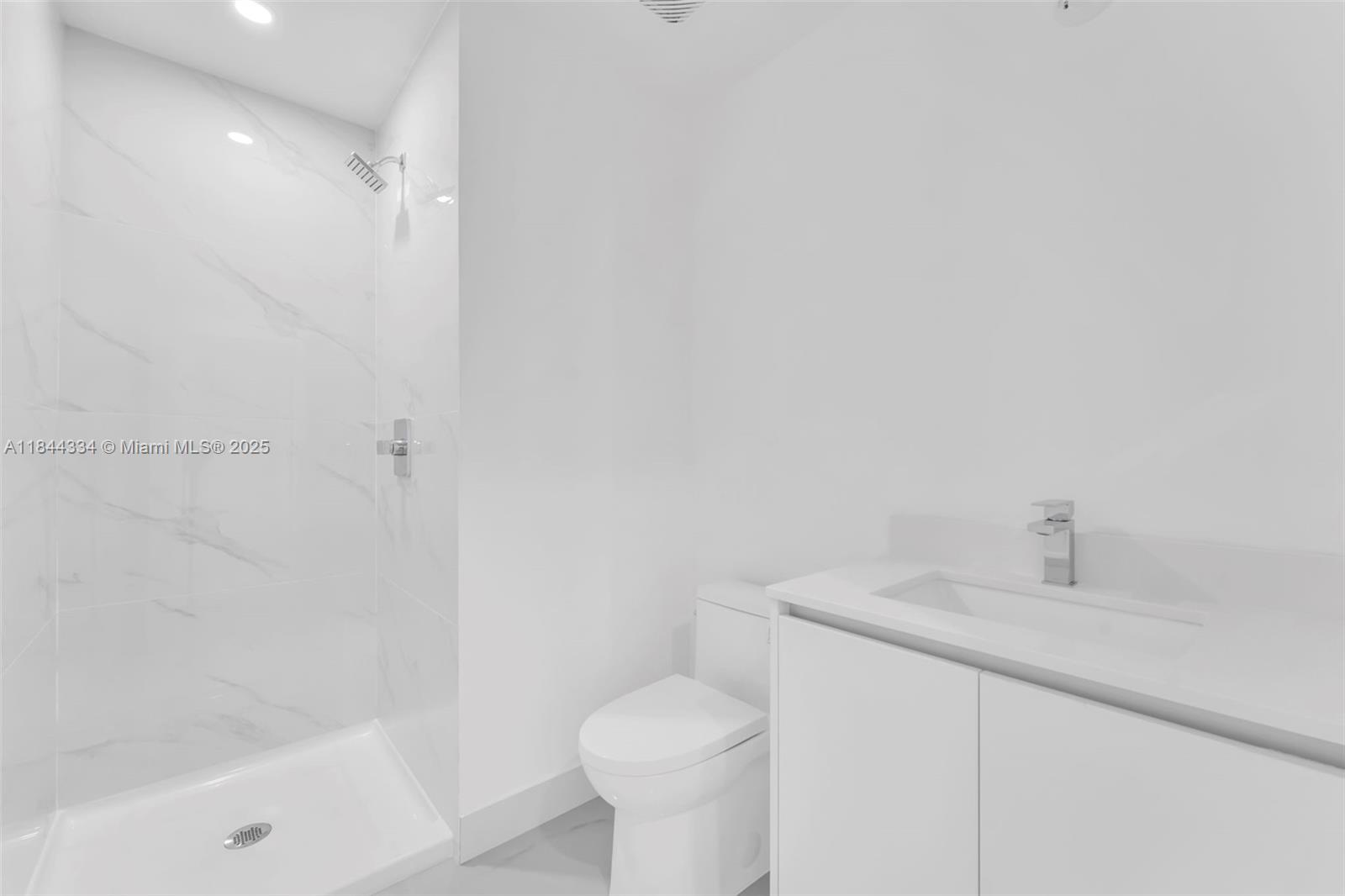 700 Ne 24 Street 3806 Property Photo 25